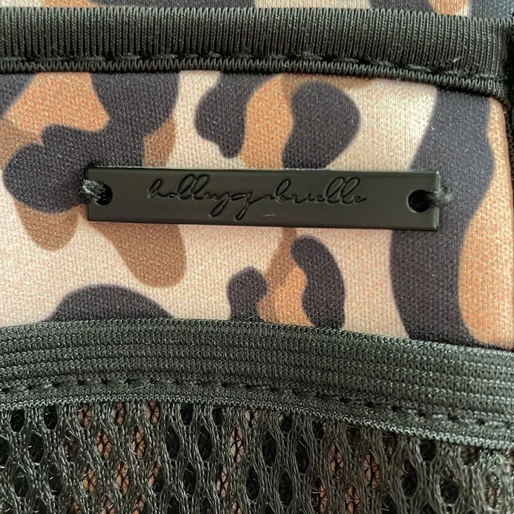 Holley Gabrielle for HydroJug Cheetah Sleeve - Picture 2 of 2